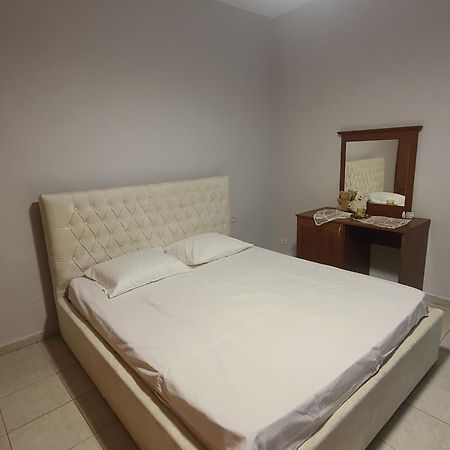 Hillside Garden Apartament Sarande Phòng bức ảnh